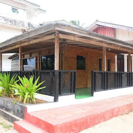 Alfresco Beach Hotel Uppuveli ภายนอก รูปภาพ