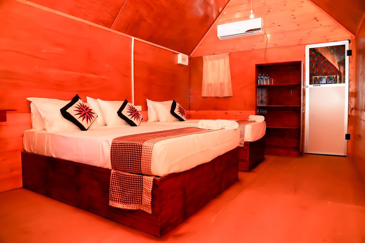 Alfresco Beach Hotel Uppuveli ภายนอก รูปภาพ