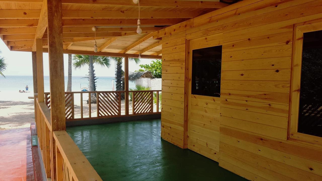Alfresco Beach Hotel Uppuveli ภายนอก รูปภาพ